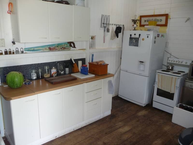 3 Caroline Street, Biggenden QLD 4621