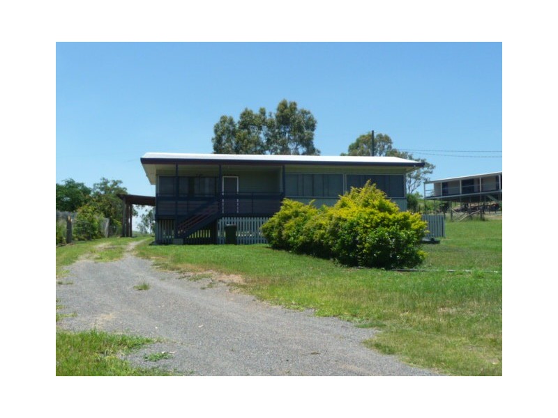 17 Queen Street, Dallarnil QLD 4621