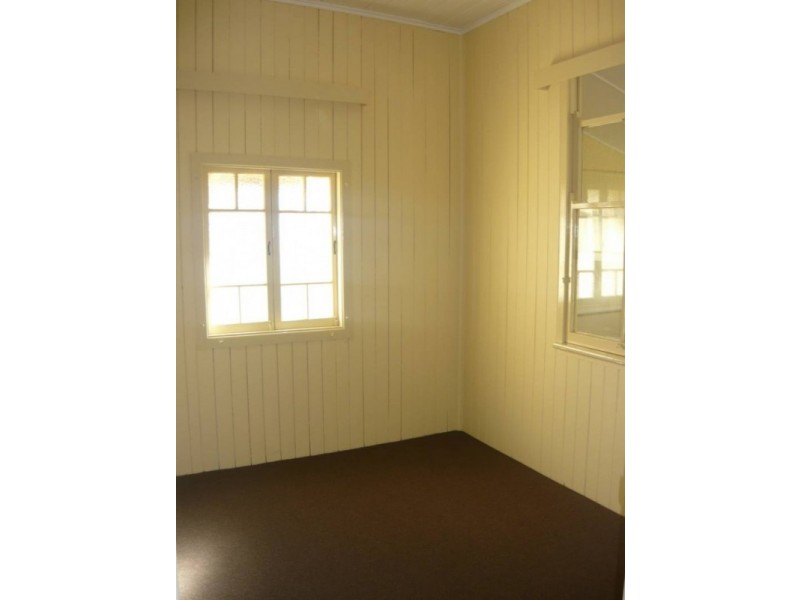 26 Ridgway Street, Childers QLD 4660