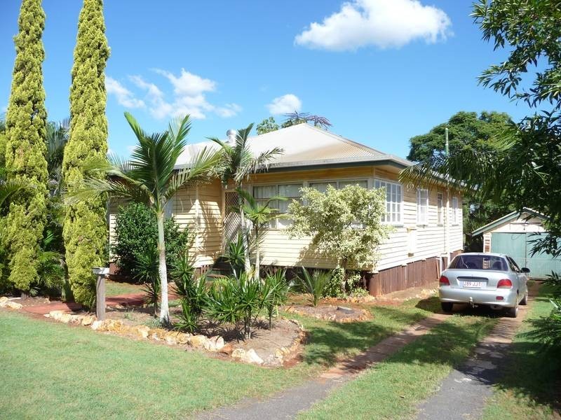 30 Churchill Street, Childers QLD 4660