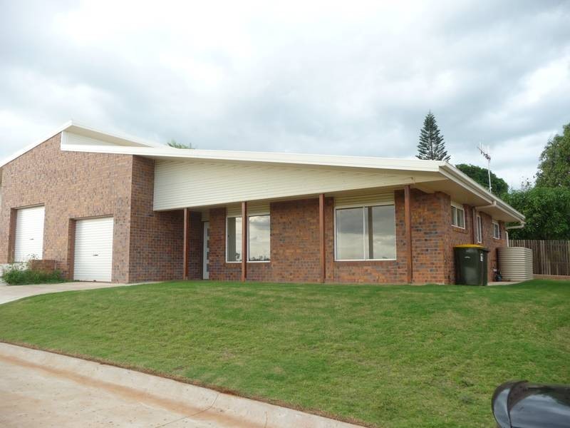 4/2 Lawman place, Childers QLD 4660