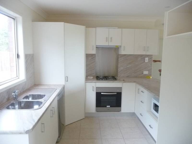 4/2 Lawman place, Childers QLD 4660