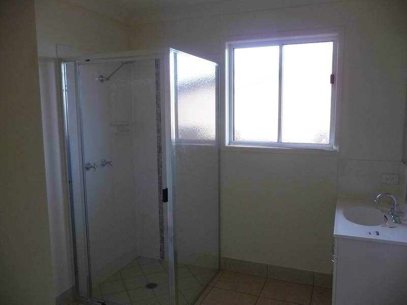 4/2 Lawman place, Childers QLD 4660