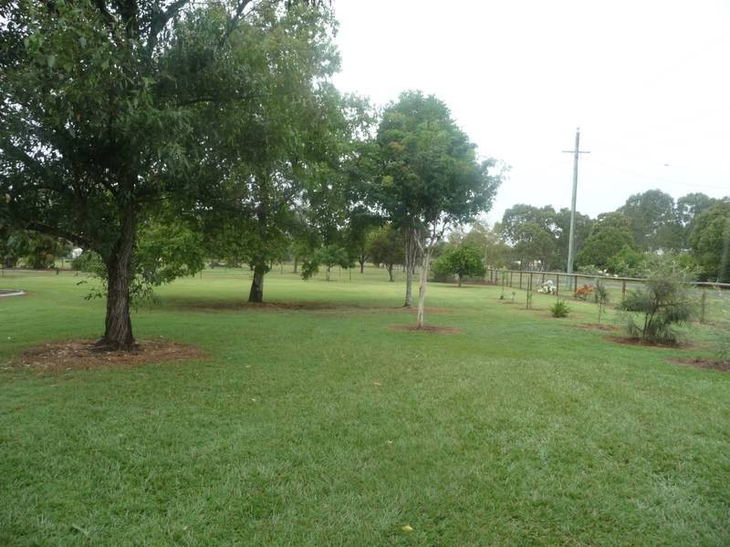 61 RIVER ROAD, Buxton QLD 4660