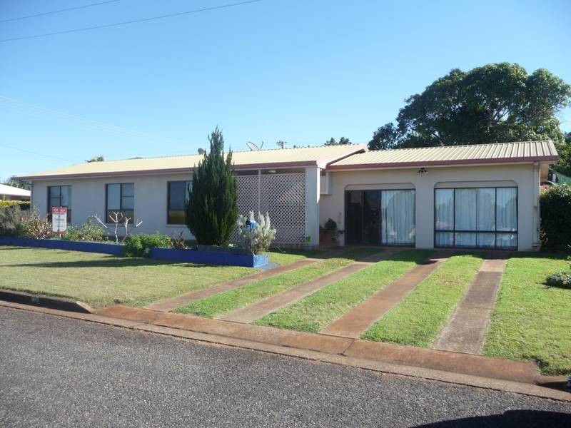 3 THOMPSON ROAD, Childers QLD 4660
