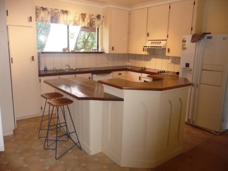 3 THOMPSON ROAD, Childers QLD 4660