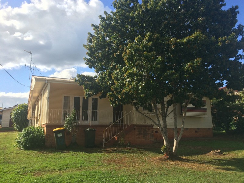 13 Macrossan Street, Childers QLD 4660
