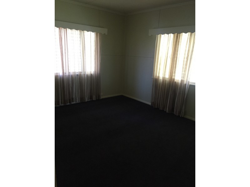 13 Macrossan Street, Childers QLD 4660