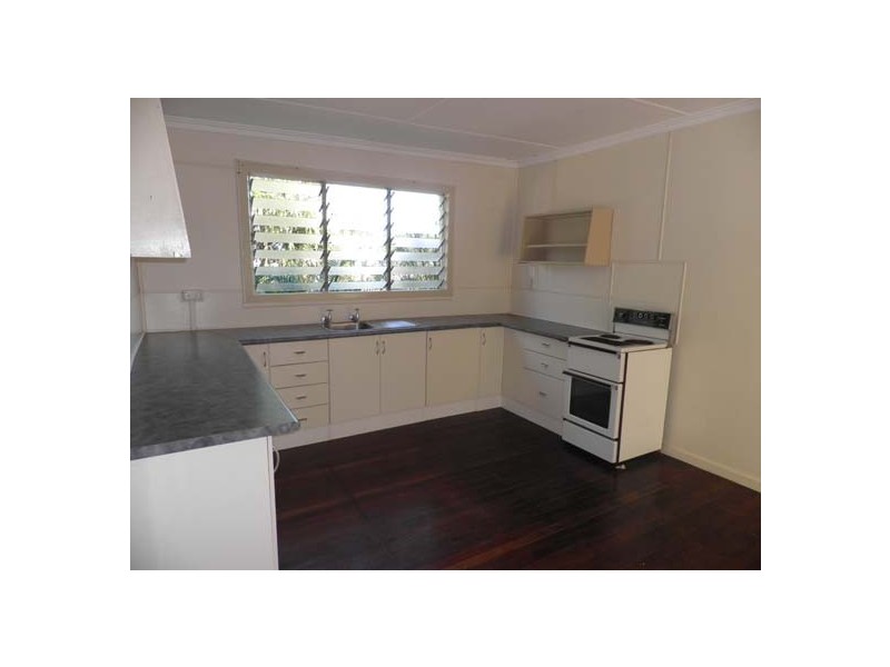 59 Barrow Street, Gayndah QLD 4625