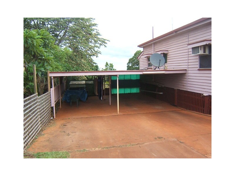 196 Churchill Street, Childers QLD 4660