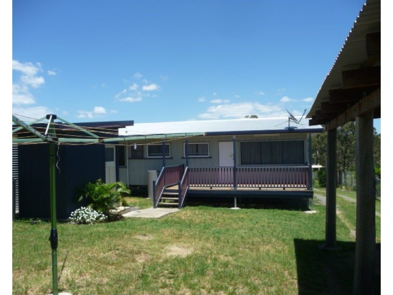 17 QUEEN STREET, Dallarnil QLD 4621