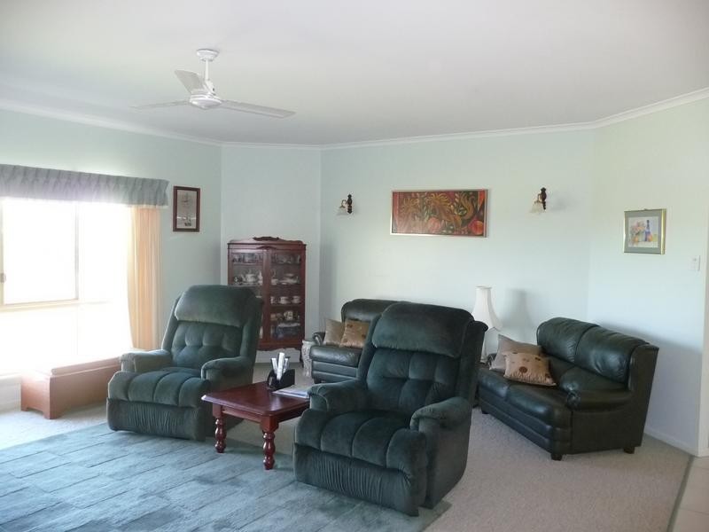 4 Pioneer Avenue, Childers QLD 4660