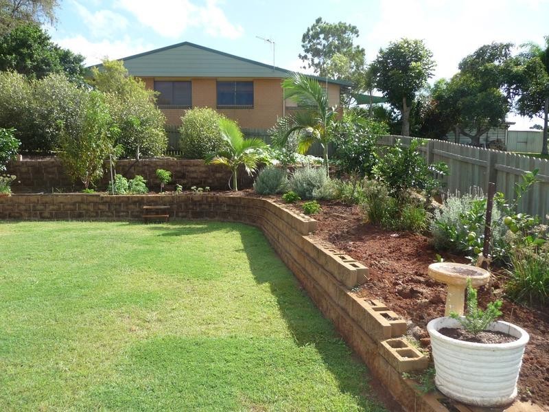 4 Pioneer Avenue, Childers QLD 4660