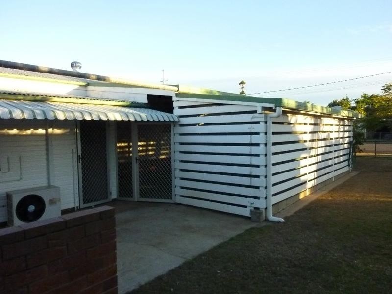 32 VICTORIA STREET, Biggenden QLD 4621