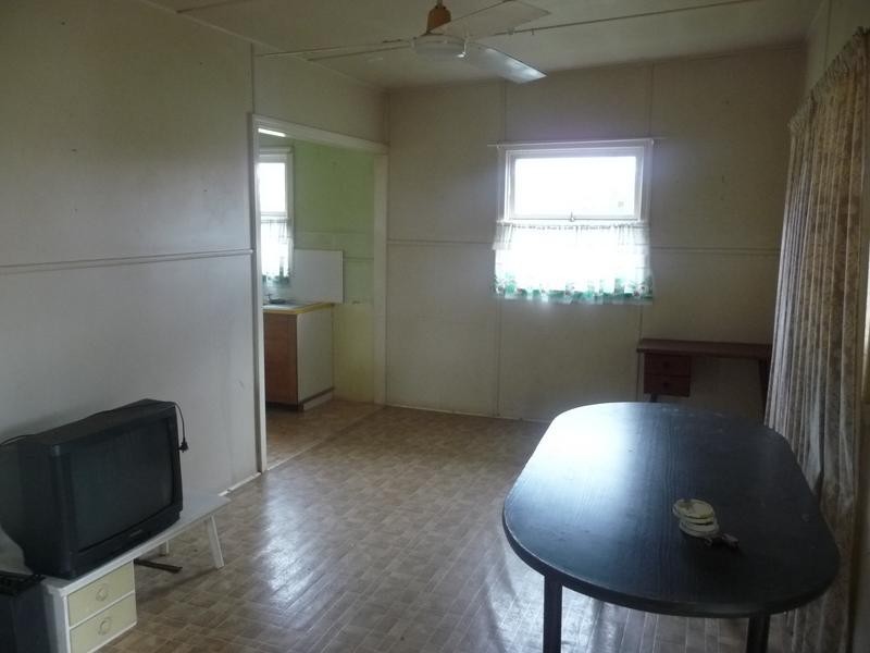 8 Main Street, Coalstoun Lakes QLD 4621