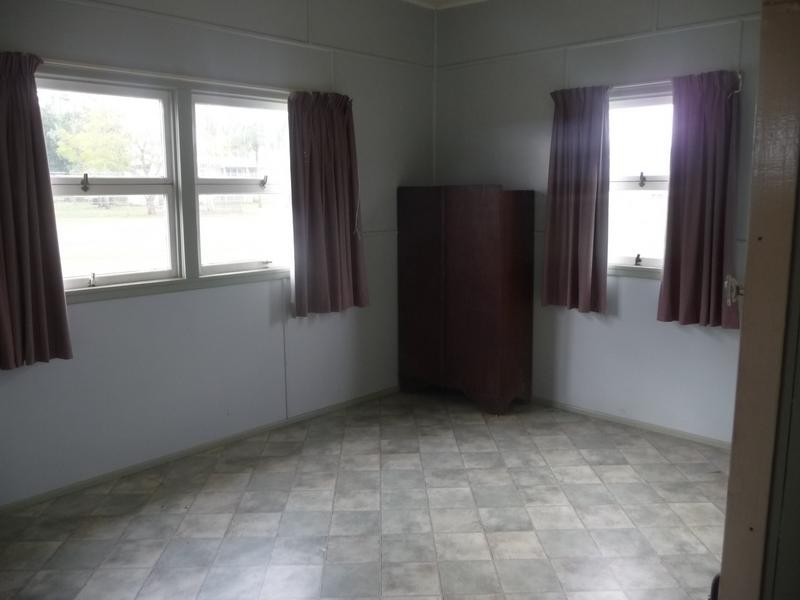 8 Main Street, Coalstoun Lakes QLD 4621