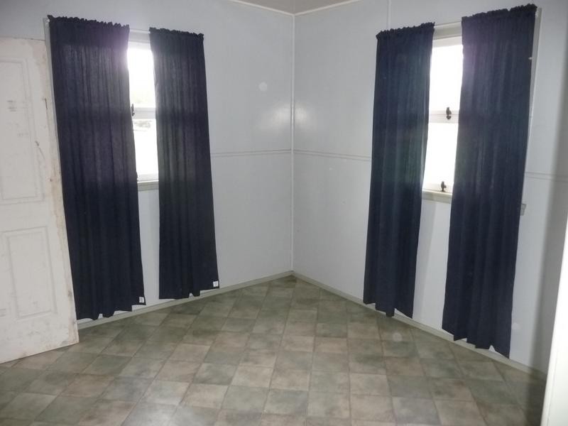 8 Main Street, Coalstoun Lakes QLD 4621