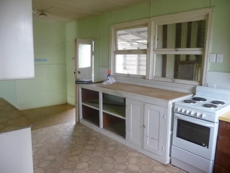 8 Main Street, Coalstoun Lakes QLD 4621