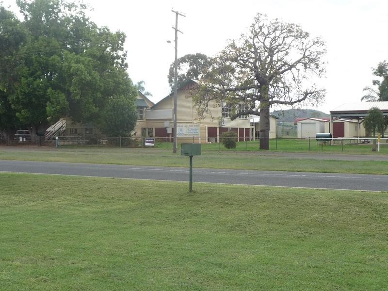 8 Main Street, Coalstoun Lakes QLD 4621