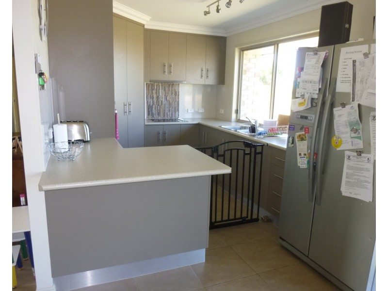 140 Oakview Drive, Redridge QLD 4660
