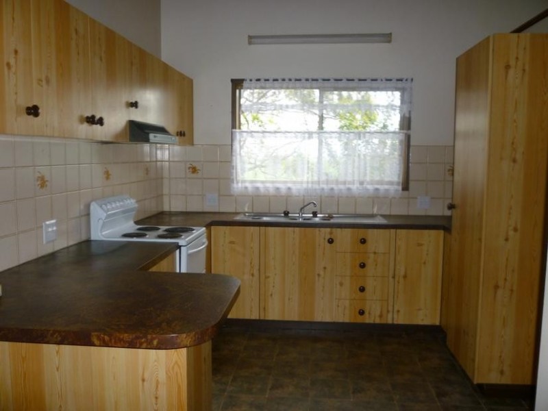 1 Hinkler Street, Childers QLD 4660