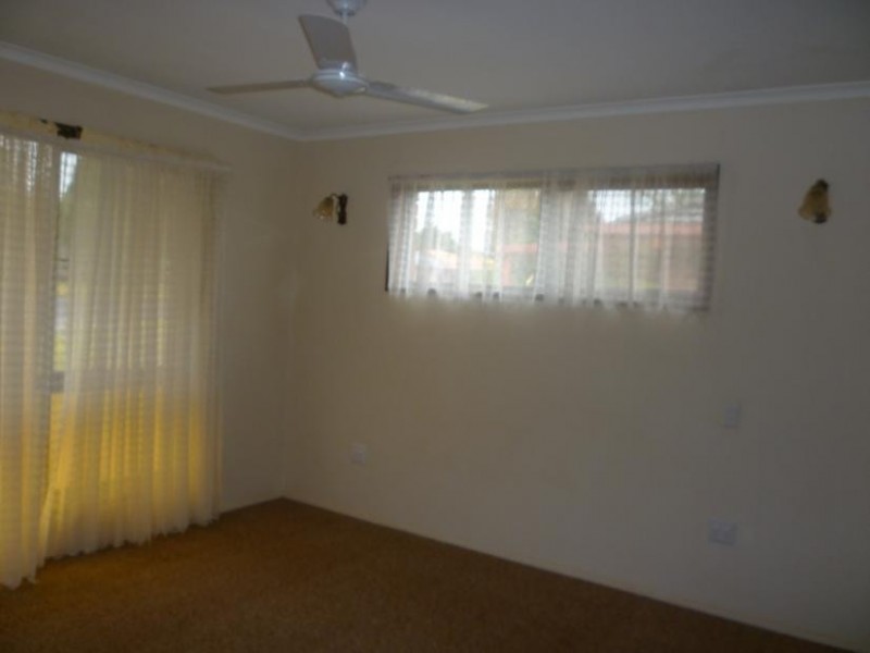1 Hinkler Street, Childers QLD 4660