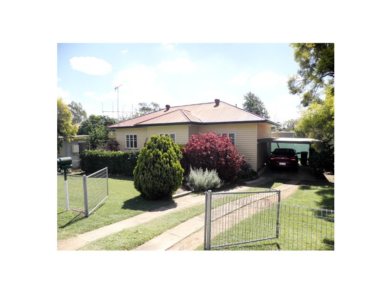 9 Station Street, Gayndah QLD 4625