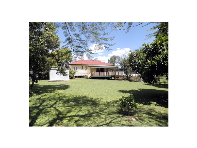 9 Station Street, Gayndah QLD 4625