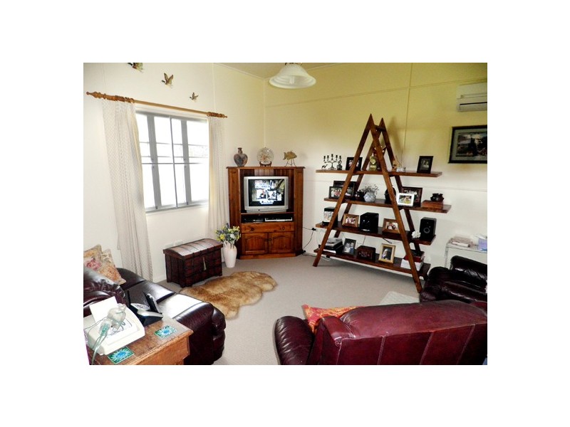 9 Station Street, Gayndah QLD 4625