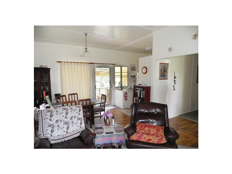 9 Station Street, Gayndah QLD 4625