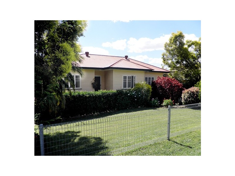 9 Station Street, Gayndah QLD 4625