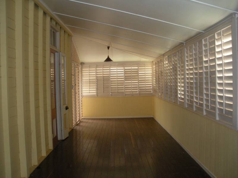 12 Queen Street, Childers QLD 4660