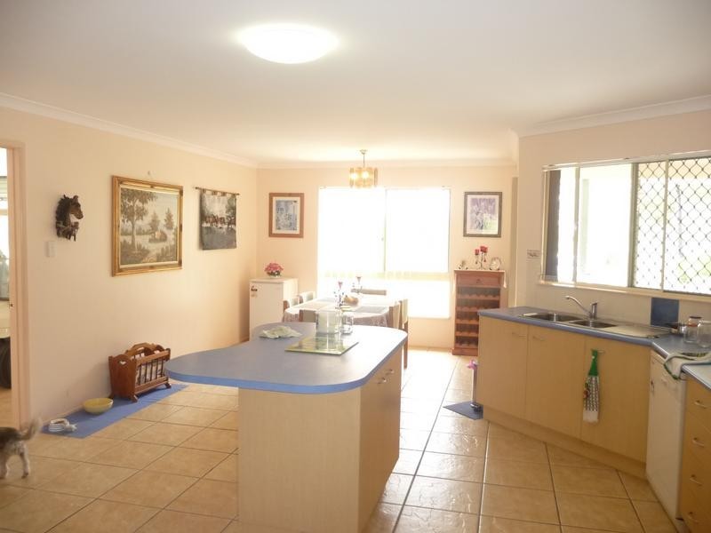 2 SUNNYBRAE CIRCUIT, Redridge QLD 4660