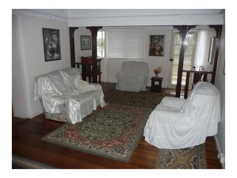 12 Elizabeth Street, Biggenden QLD 4621