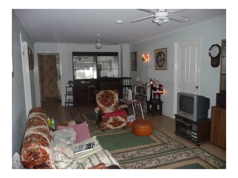 12 Elizabeth Street, Biggenden QLD 4621