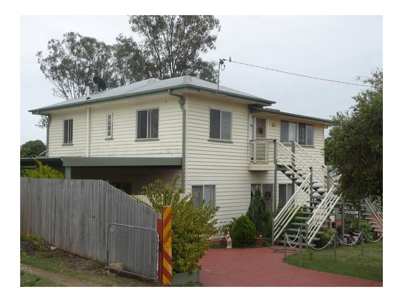 12 Elizabeth Street, Biggenden QLD 4621