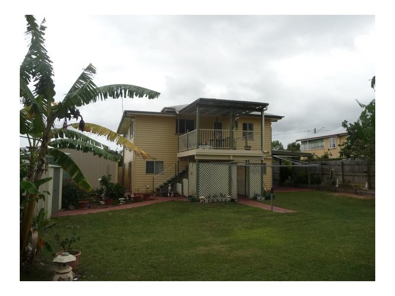 12 Elizabeth Street, Biggenden QLD 4621