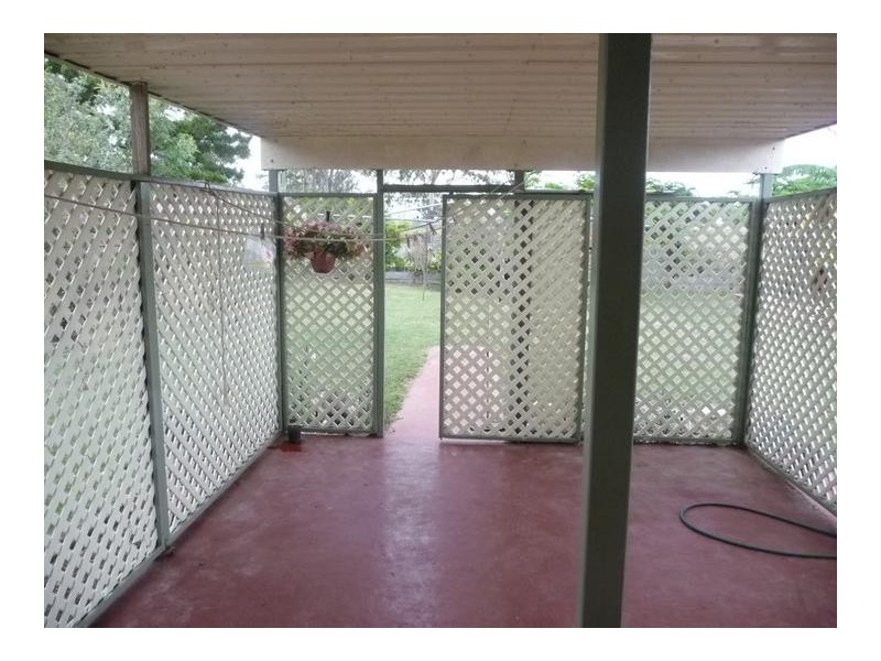 12 Elizabeth Street, Biggenden QLD 4621