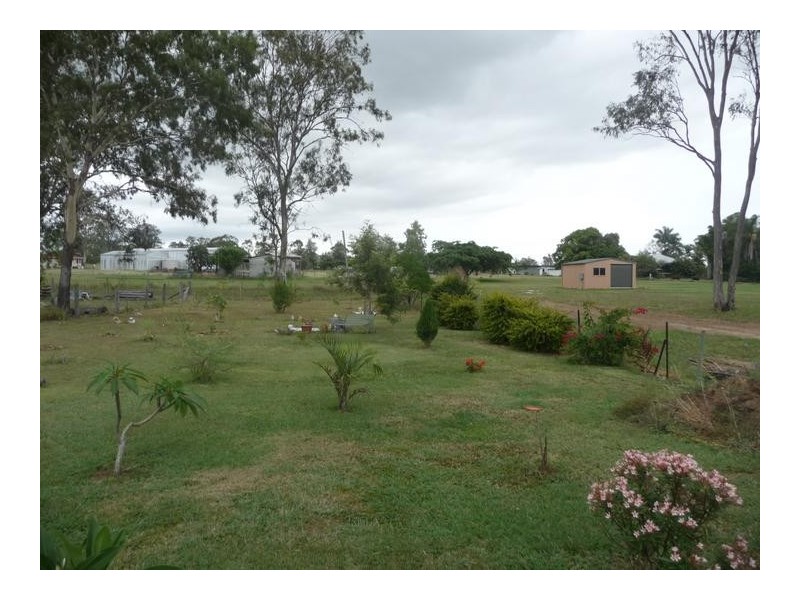 12 Elizabeth Street, Biggenden QLD 4621