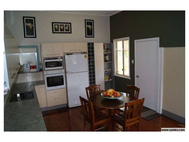 27 Green Valley Court, Childers QLD 4660