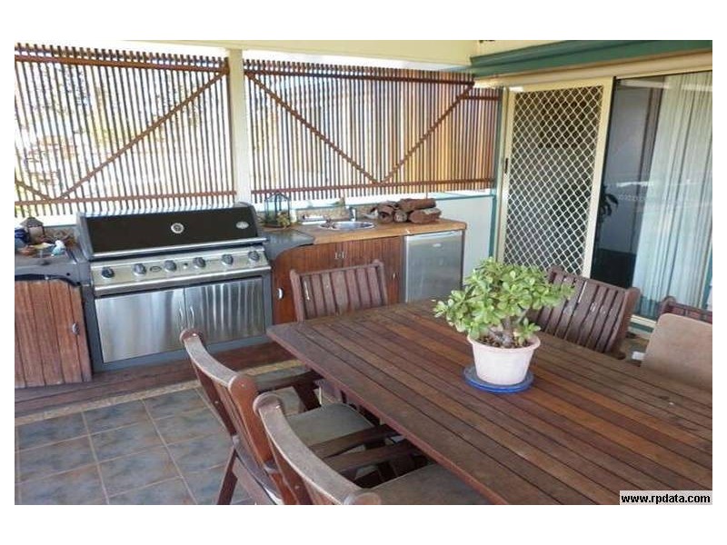 27 Green Valley Court, Childers QLD 4660