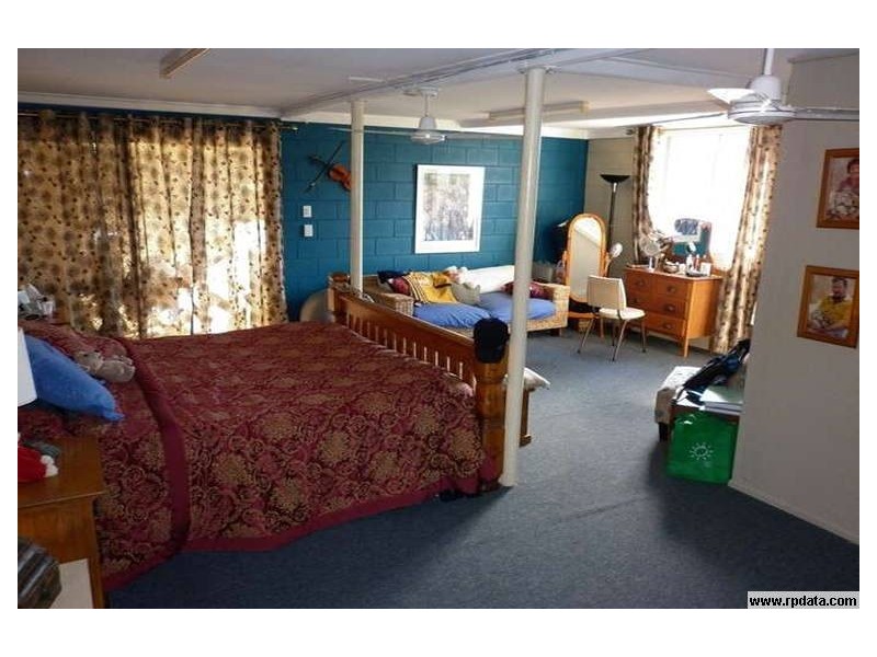 27 Green Valley Court, Childers QLD 4660