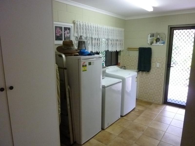 2 Leesons Road, Redridge QLD 4660