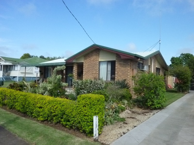 32 WALSH STREET, Biggenden QLD 4621