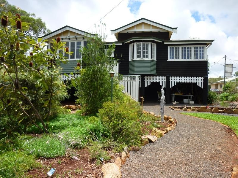 9 MACROSSAN STREET, Childers QLD 4660