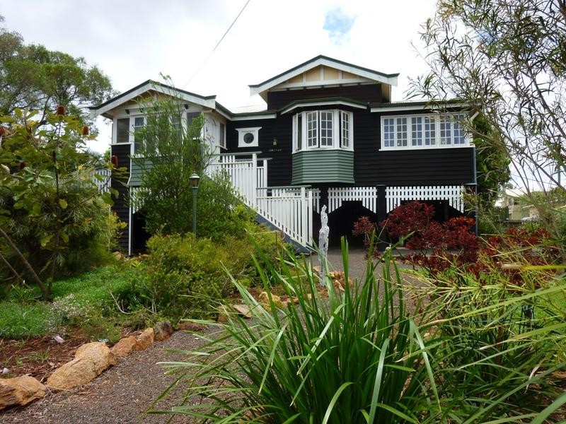 9 MACROSSAN STREET, Childers QLD 4660