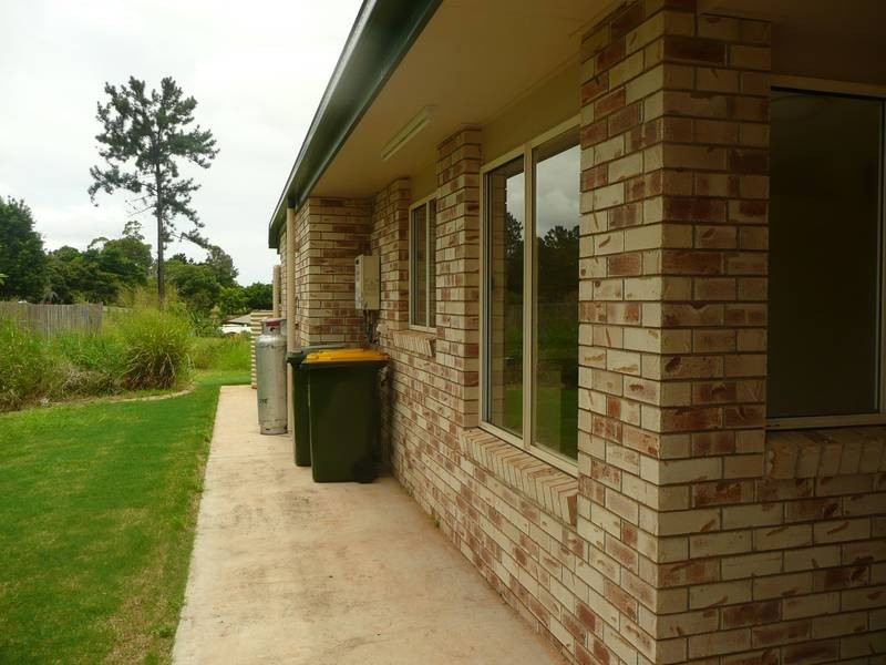8/2 Lawman Place, Childers QLD 4660