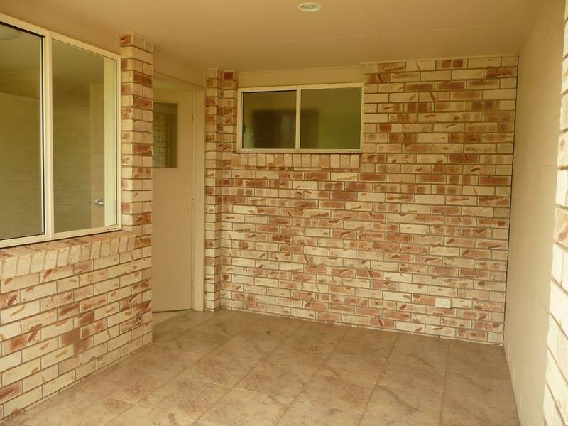 8/2 Lawman Place, Childers QLD 4660