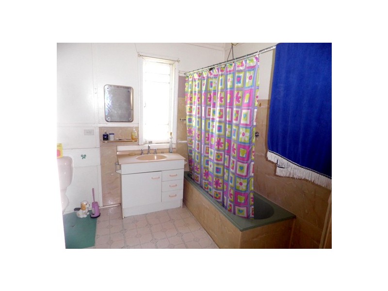 1 Maud, Gayndah QLD 4625