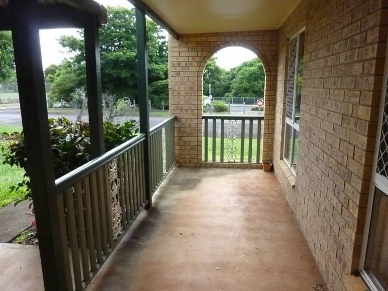 4/2 Mungomery Street, Childers QLD 4660